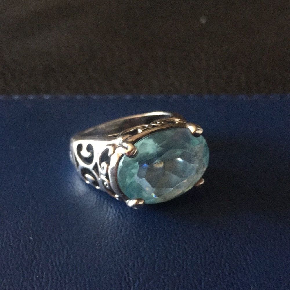 Gorgeous Silpada aqua blue stone ring